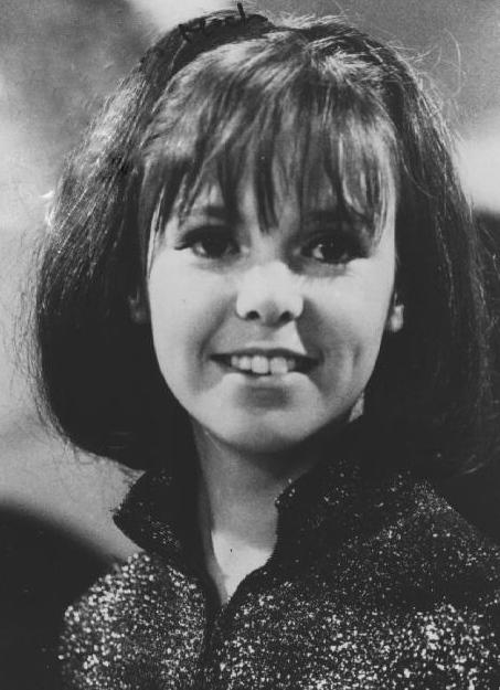 Happy birthday to the charming Wendy Padbury, of Bonne anniversaire, Wendy! 