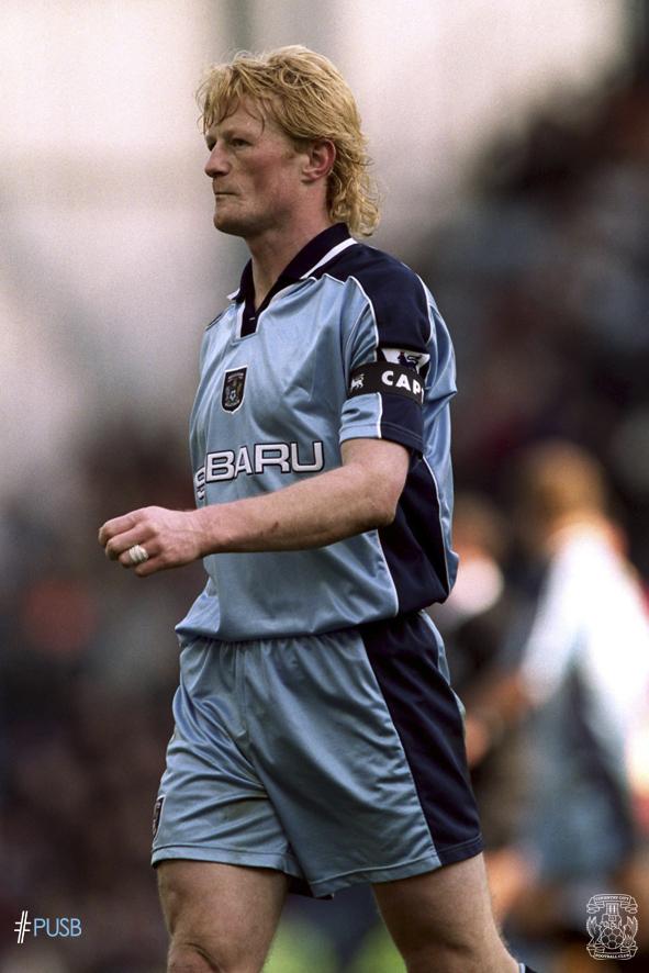 Happy 49th Birthday to ex defender Colin Hendry -here captaining the in a 4-0 win vs Bradford in March 2000 