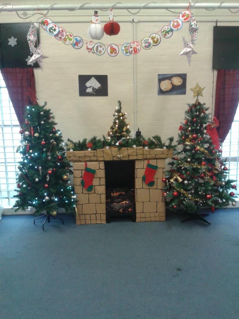 ebj501's tweet photo. All set for kids Christmas party @Doyle123mac @TescoLSPAMetro @JB_ChangeCoach http://t.co/K0qh5w19bY
