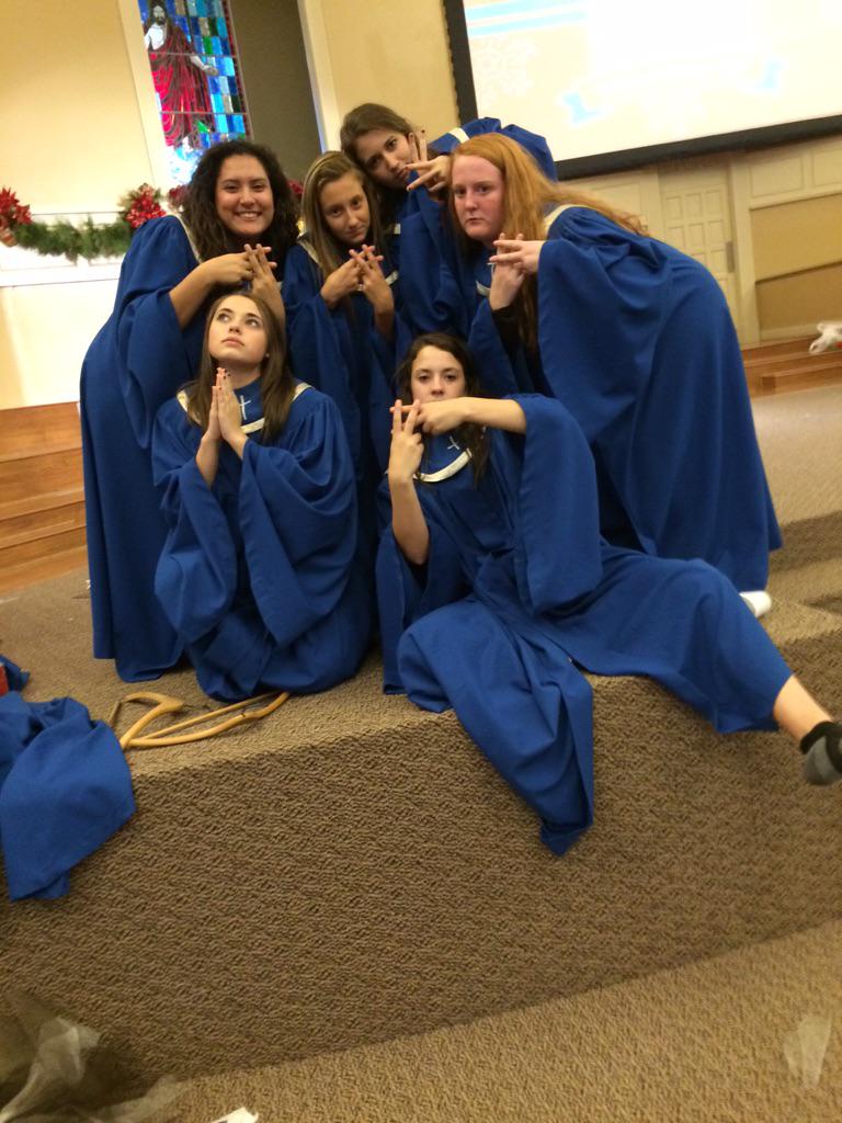 KarlieWhitee's tweet photo. Praisin foreverr #GOSPELSQUAD 🙏 http://t.co/BeGiibKZVe