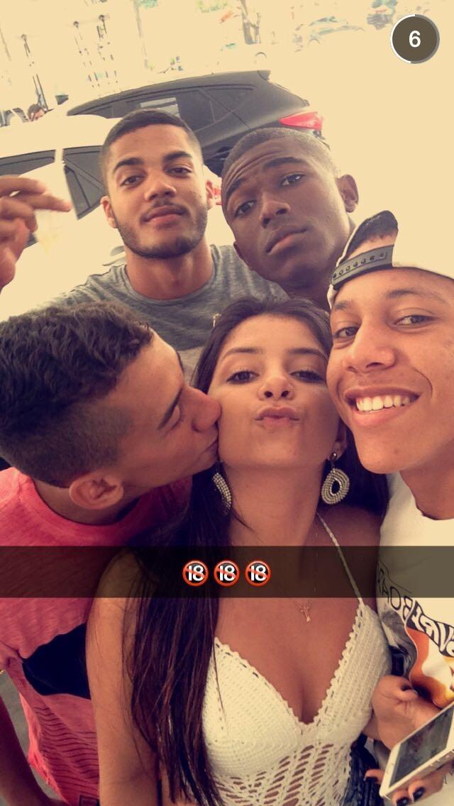 igor_correa98's tweet photo. Ahhh eu vou pra porto 🔫🔞🔞❤ #FormaFolia #PortoTodoDia #FormaTurismo http://t.co/oLI82b4KeS