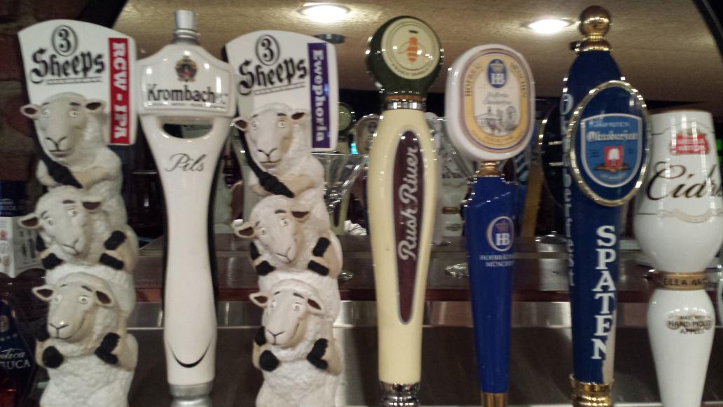 Watertowerchop's tweet photo. New: 3 Sheep's Ewephoria ginger stout, and Rush River Double Bubble imperial IPA. @3SheepsBrewing @rushriverbeer http://t.co/Ui82NI13pv
