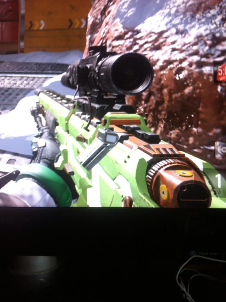 17SilentSQldier's tweet photo. Whats happing to my gun http://t.co/7FnsPqTTDb