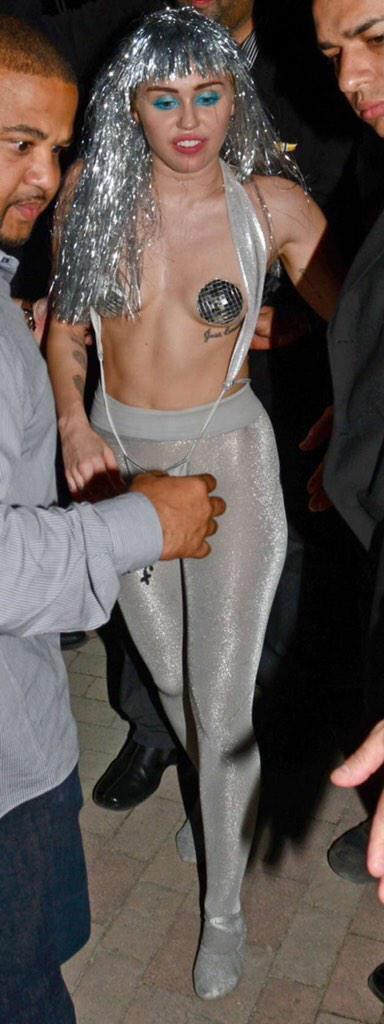 TopFBPosts's tweet photo. 1 RT = 1 Prayer for Miley http://t.co/g0FGfp4fmc