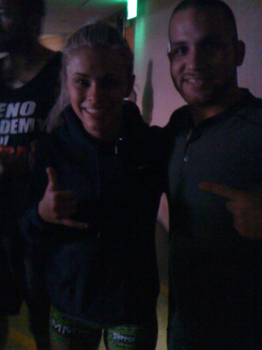 Orland022's tweet photo. @PAIGEVANZANT #Fanzant I was lucky enough to get 2 pics with you! #AustinUFC #FutureChamp http://t.co/PBQXryYPqi