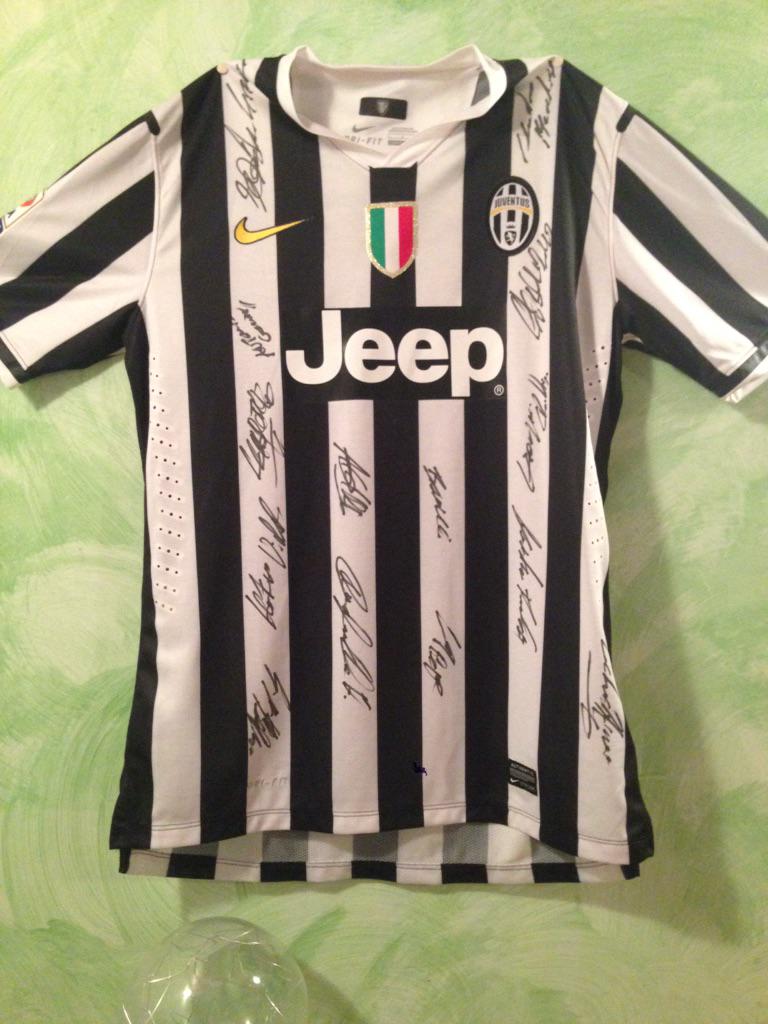 CompariniGabri's tweet photo. Grazie mille @llorentefer19 un onore 
#gracias http://t.co/7itme9YTXF