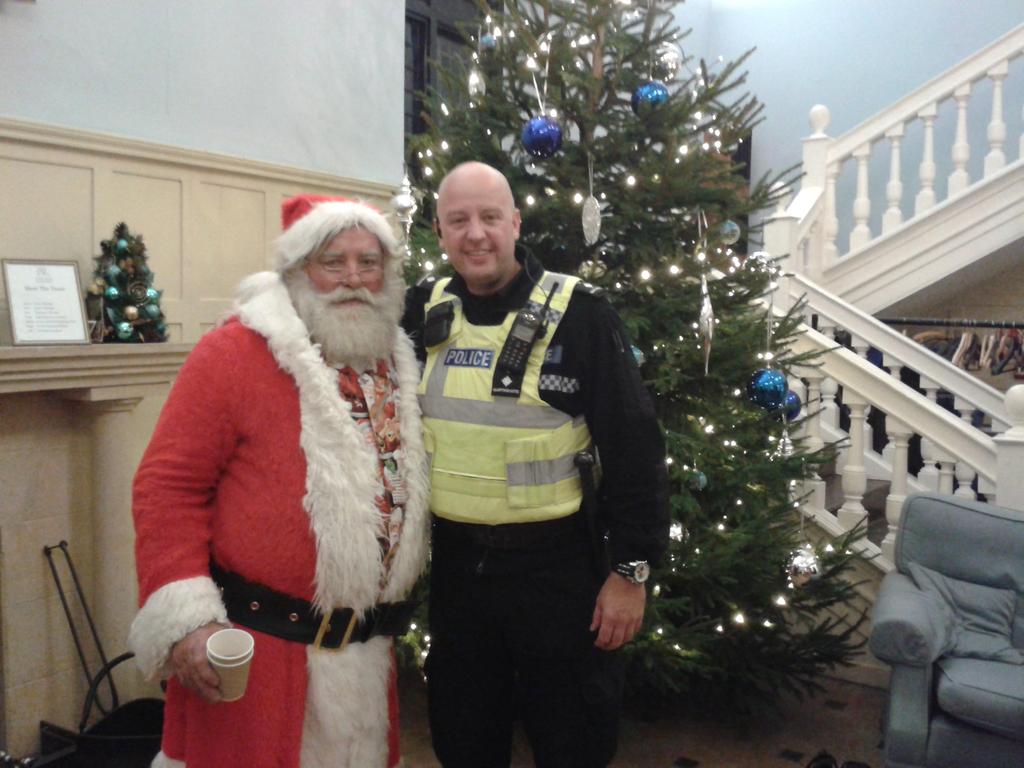 Garthers317's tweet photo. Just met a real VIP at Lincoln Christmas Market. Apparently I've been good! #LCM2014 @lincolnelf http://t.co/uHr0lZoayY