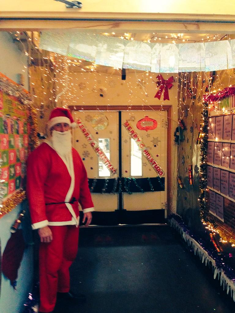 <a href="/Colchester2310/">Colchester 2</a> <a href="/lisawel23807795/">lisa wells</a> @ssGroup23 <a href="/mcnamara10/">andrew mcnamara</a> Santa in his grotto waiting for the kiddies 🎅🎄