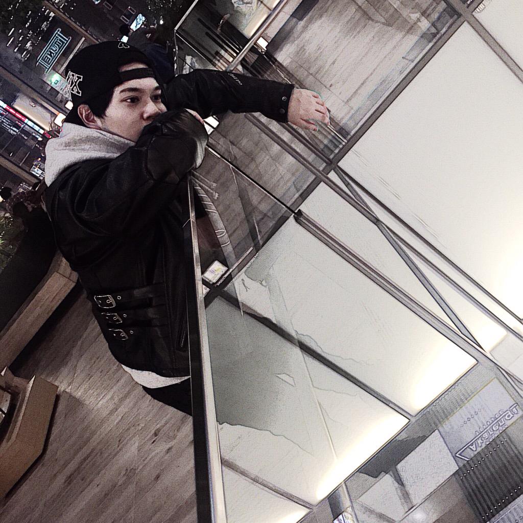 65Shot's tweet photo. #bikerjacket http://t.co/2hJSd7WwYi