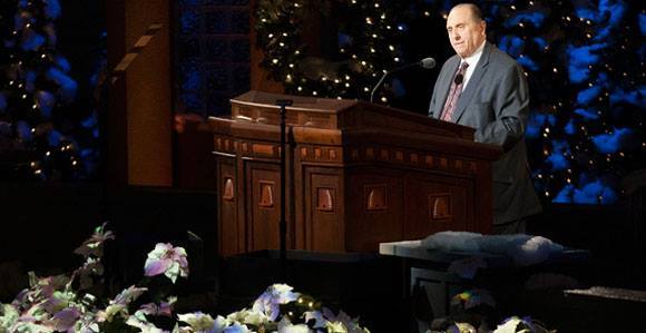 LDSPrinciples's tweet photo. Watch the Christmas Devotional tonight at 6 pm.  Go to https://t.co/mEER62NfLP to find out more #ChristmasDevo http://t.co/WlihNwGmzl
