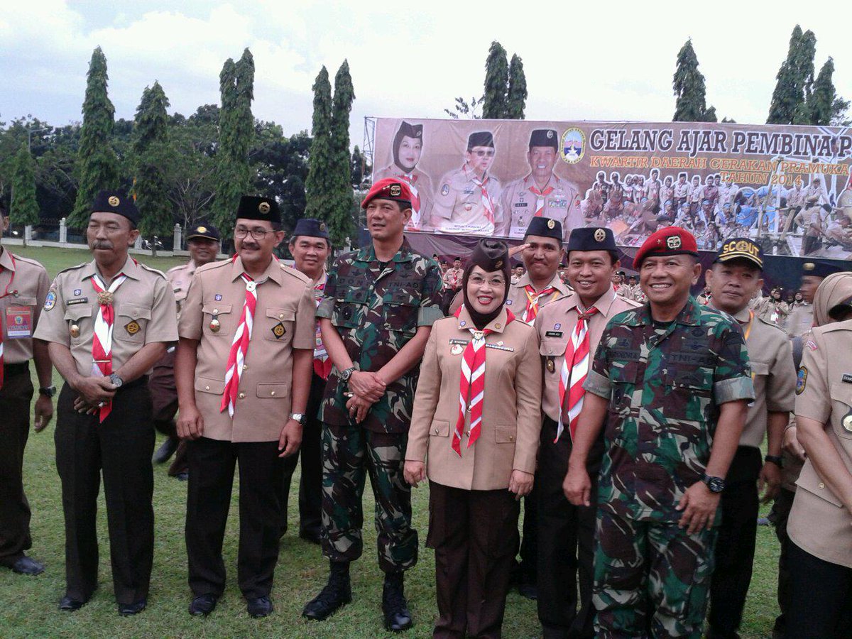 "<a href="/IsnawaAdji/">isnawa adji</a>: <a href="/kwarda_dki/">Kwarda DKI Jakarta</a> <a href="/pantaujakartaku/">pantaujakarta</a> <a href="/sylvianamurni/">Sylviana Murni</a> bersama Danjen Kopassus &amp; Ka.kwarda Gelang Ajar Pramuka "