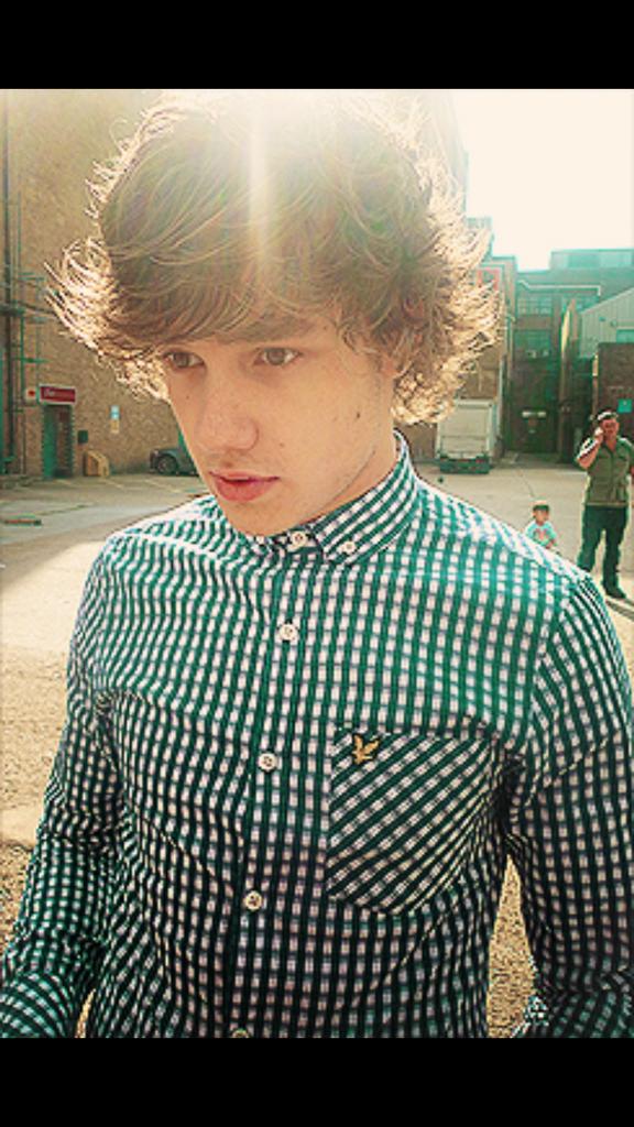 cinnamonrolljp's tweet photo. RT if you miss fetus Liam with plaid shirt and curly hair #fetusdirection #fetusliam http://t.co/PouAXnHZnI