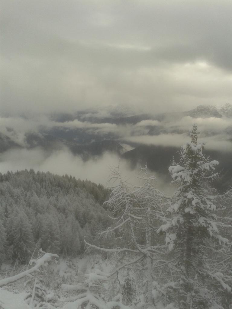 ivanbianchi93's tweet photo. Amazing morning...#cothenes#snow http://t.co/2bOhd1sCdf