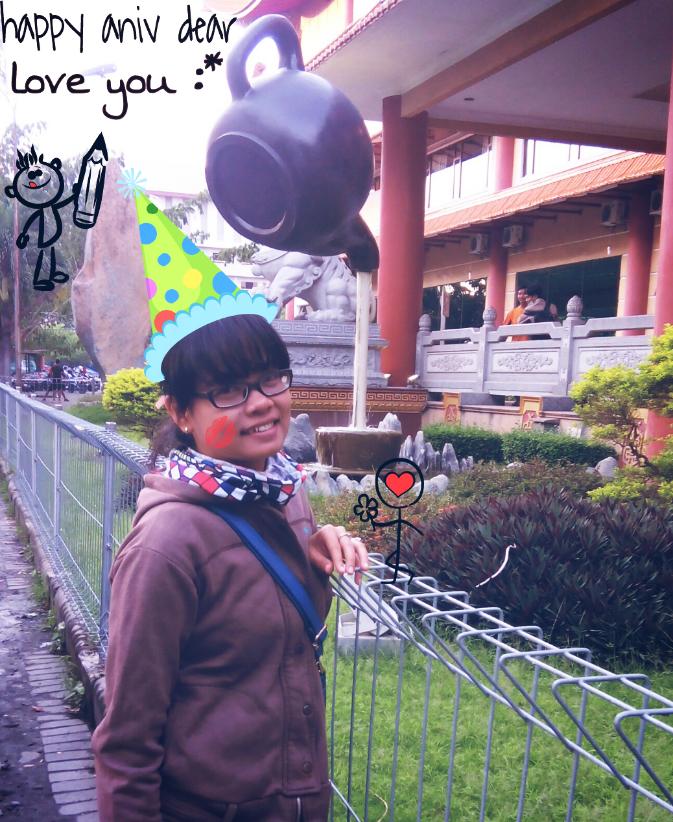 IGUN_TR's tweet photo. Aniv 1 year's dear. Keep with me and love me @fitrirayos #ciumkening http://t.co/emWQ78fX8B