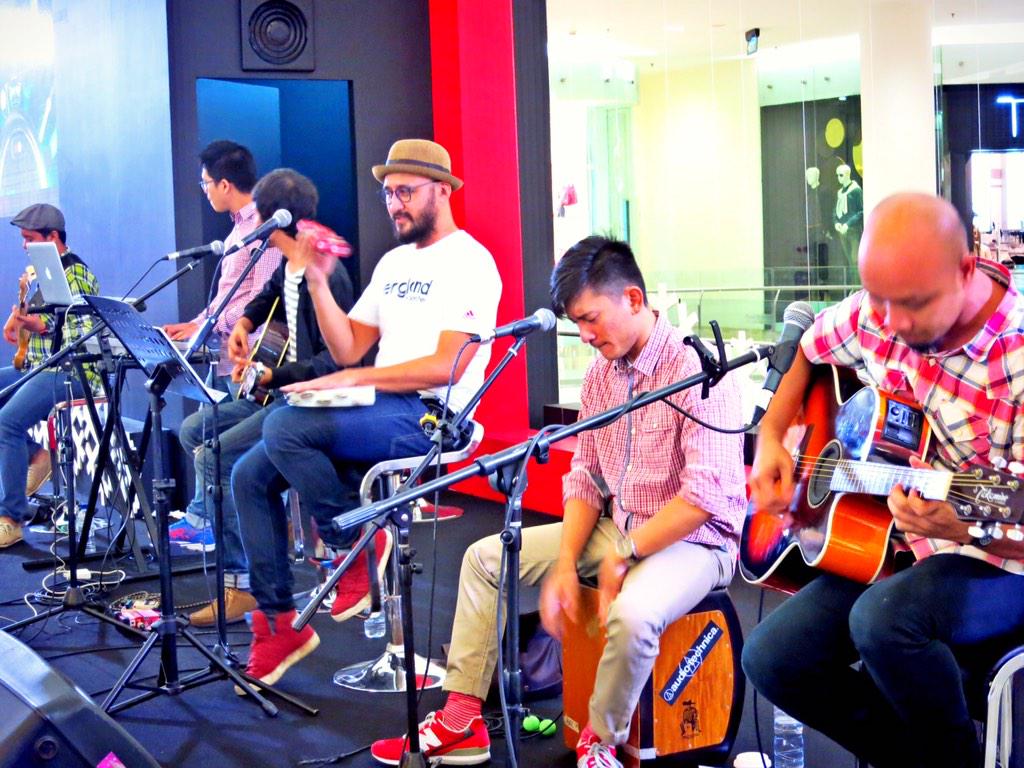 MarkoMikes's tweet image. Me with @TheSubs_JKT awhile ago for @MiniCooper_Id @MINI cc: @aqi_alexa