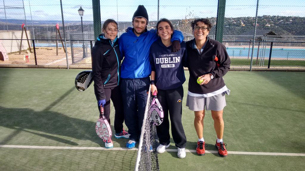 AlexMartinezAM's tweet photo. Gran torneo de escuela CD VENTURADA @mirhims @beasalazarrr @csmpadel ¡¡GANADORAS CHARO Y ANDREA!! http://t.co/KZXjBTnHtX