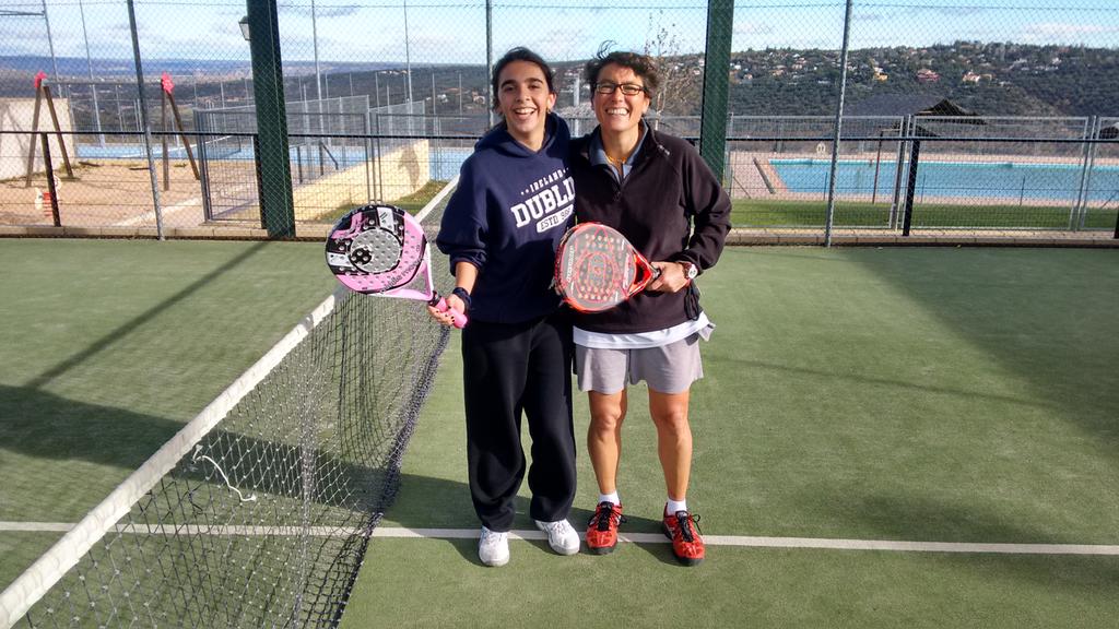 AlexMartinezAM's tweet photo. Gran torneo de escuela CD VENTURADA @mirhims @beasalazarrr @csmpadel ¡¡GANADORAS CHARO Y ANDREA!! http://t.co/KZXjBTnHtX