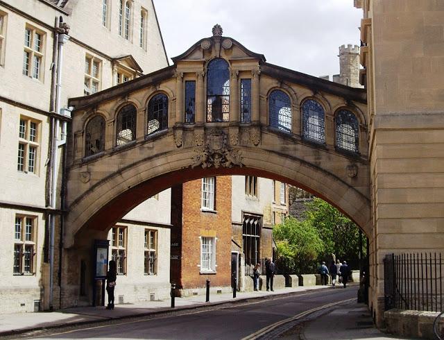 #HertfordBridge, #Oxford, is referred to as the Bridge of Sighs due to its similarity to the Venetian Bridge of Sighs