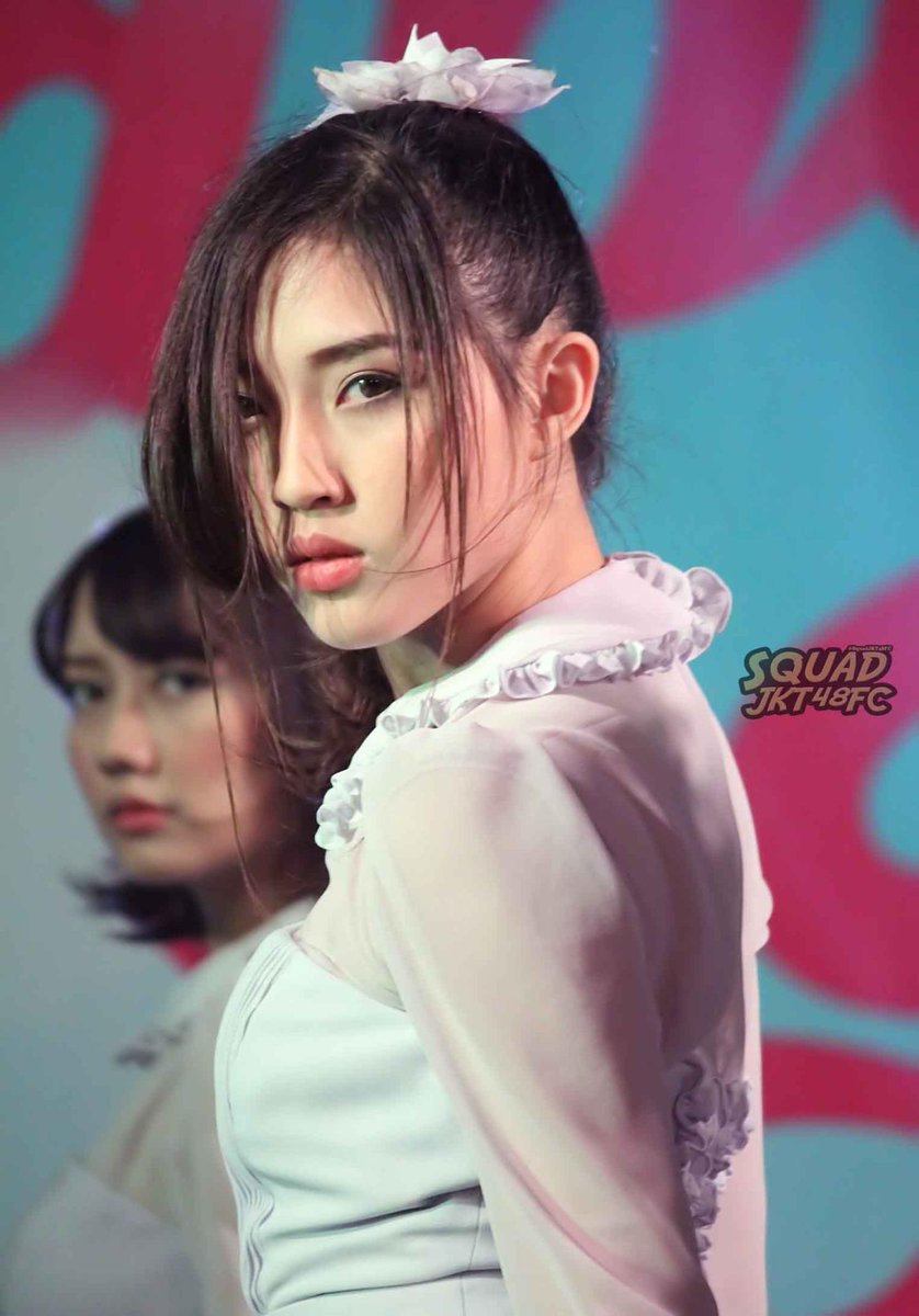 politiktagar's tweet photo. Shinta Naomi @Naomi_JKT48 | Event HS Kokoplac 2014 | cc: @Naomissions @ShintaSinka_INA @NaomissionsSBY http://t.co/EElwKvRkxS