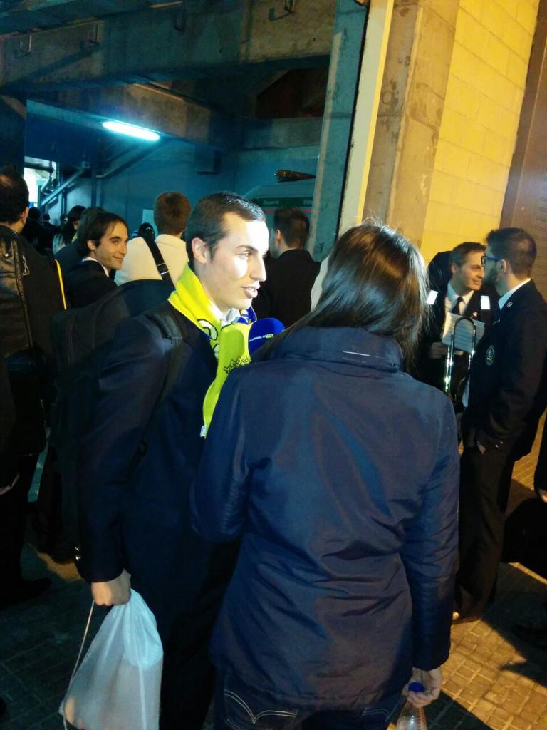 laciac's tweet photo. Atenent als mitjans de comunicació i....a dins!! @VillarrealCF #quetaljoven http://t.co/STSn49oq3R