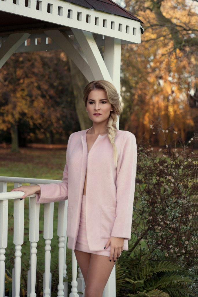 Chic_PR's tweet photo. Pretty in pink ๐ @MissGeorgiakx's collection with @FuschiaWhite ๐
๐
Available online! โจ#ChicPR #Fashion #Pink http://t.co/4oIzRggl5p