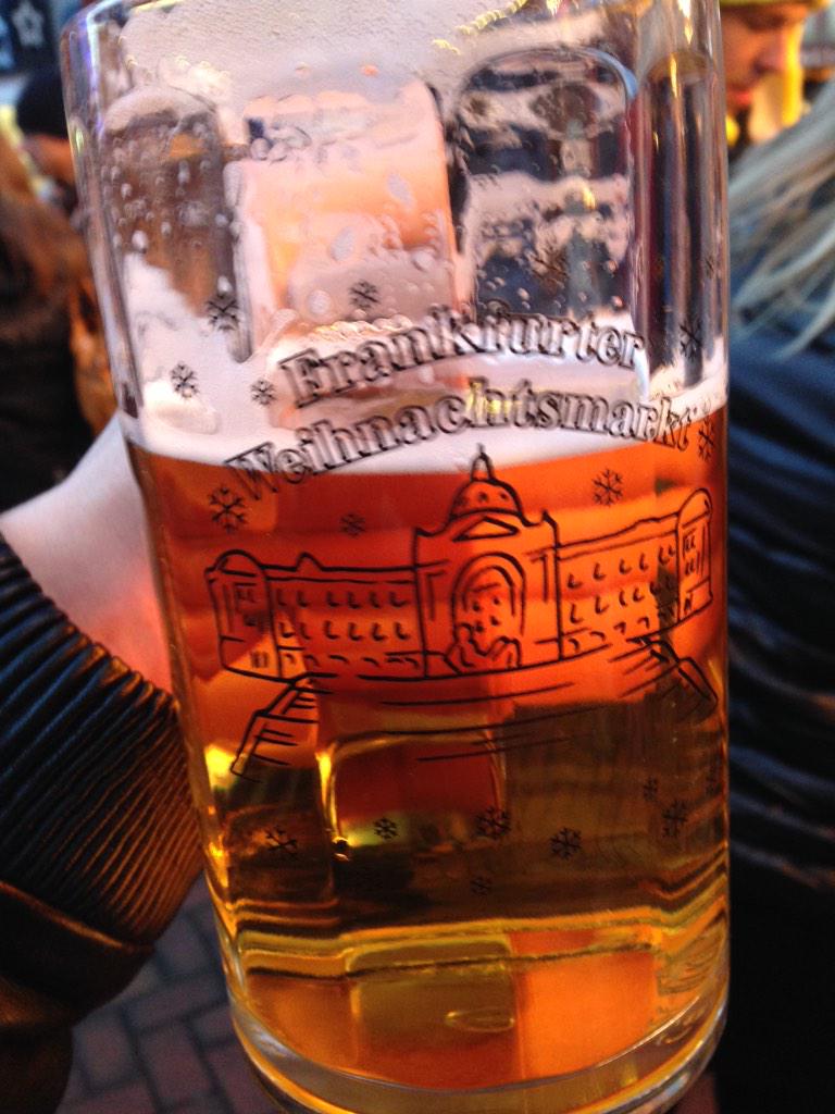 Christmas shopping started in Birmingham and a cheeky beer at the German market 🇩🇪🎅🎄🎁