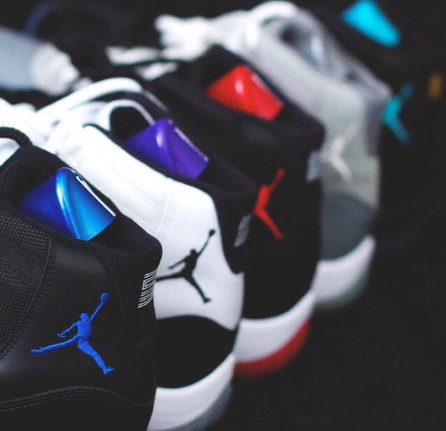 SneakerPics23's tweet photo. 11's http://t.co/Ymhc4nOkMB