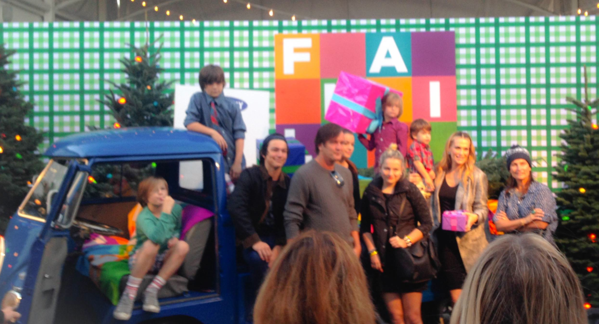 thenovogratz's tweet photo. Fun Night at our @OldNavy Event #ThisIsFamily #MollySimms #FamilyFleece http://t.co/giacJrmHkI