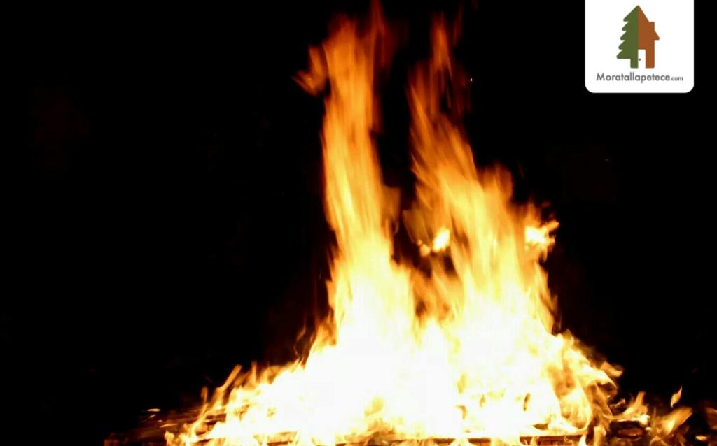 Moratallapetece's tweet photo. Los Castillos de la Purísima, una tradición ancestral. http://t.co/ef58hSLLvH #Moratalla #Murcia #RegiondeMurcia http://t.co/AYVQFVAodE