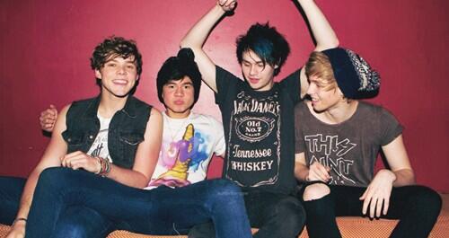 Lukey_Hemmings5's tweet image. #michaelweloveyou
#GlobalArtistHMA 5SOS
#HollywoodMusicAwards 5SOS
#MTVStars 5SOS
#BestNewArtist 5SOS