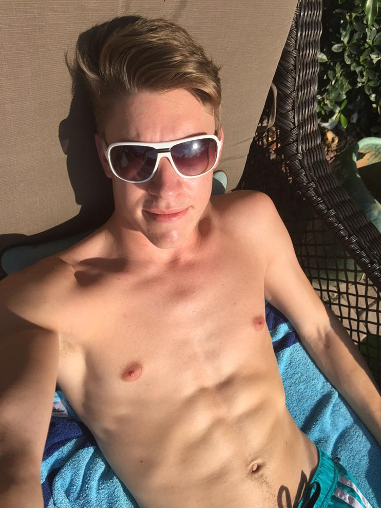 Getting some sun! #happyholidays #gay http://t.co/sCNLtNL0QF