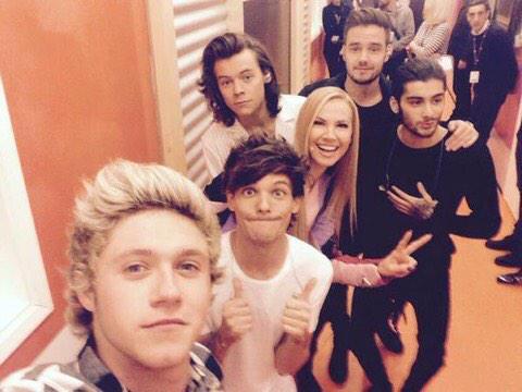 sacredzjm's tweet photo. NIALL ALWAYS KNOWS WHAT WE WANT

GOD BLESS HIM AND HIS SELFIE SKILLS

#MTVStars One Direction http://t.co/Ccw5HHrvw9