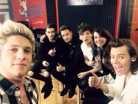 sacredzjm's tweet photo. NIALL ALWAYS KNOWS WHAT WE WANT

GOD BLESS HIM AND HIS SELFIE SKILLS

#MTVStars One Direction http://t.co/Ccw5HHrvw9