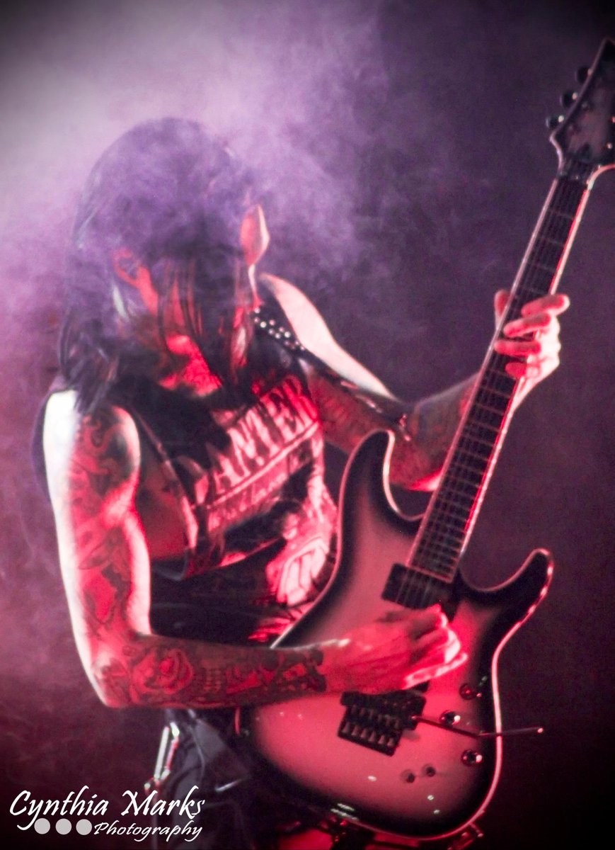 MommyfromMars's tweet photo. @blackveilbrides @drew1171 House Of Blues Orando ##HotTopicBiersack http://t.co/NQkU3pVJSr