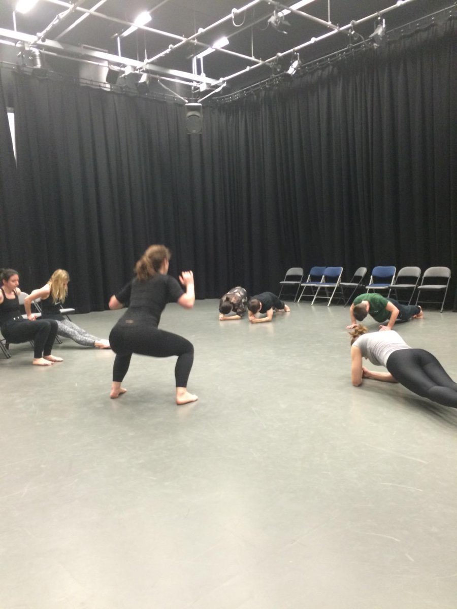 EntitaTheatre's tweet photo. The company working out on a Sunday #NoPainNoGain http://t.co/G491FQlJnw