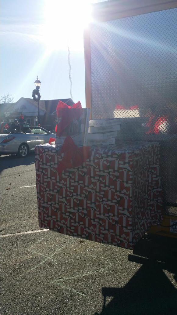 zekos_2go's tweet photo. Jamestown Parade....FUN!!! http://t.co/Ty1xfJuzpg