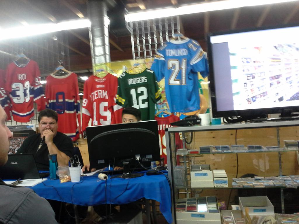 kentcampbell41's tweet image. Auction@diectliquidation. #videostuff, #comics,  #sports. Jeff doing great job ss auctioneer. Good deal and fun
