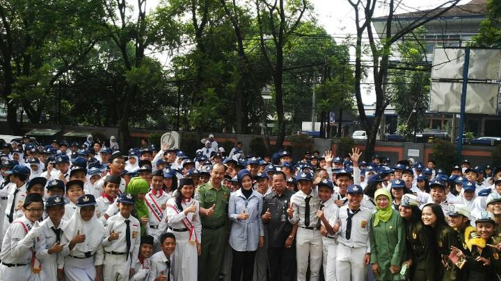 Terimakasih SMPN 16 Bandung, upacaranya keren anak2nya meuni lalucu..