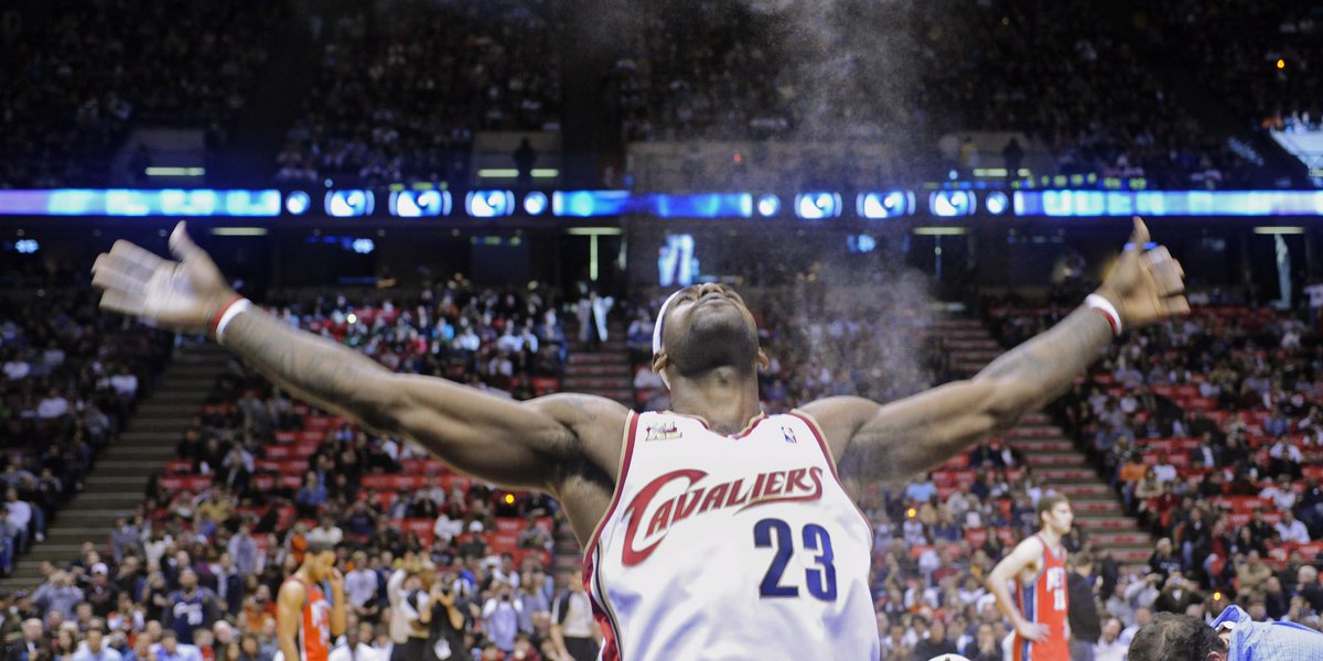 With Kevin Durant's streak over, LeBron James now leads the league with 543 straight games with more than 10 points.