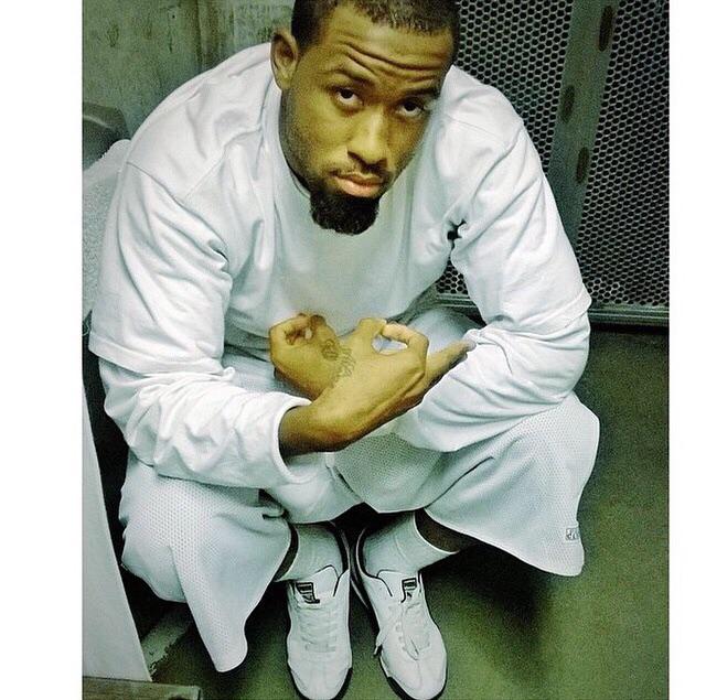 MalibuThunder_'s tweet photo. Free My Baby π© w. his grown ass lol. #FreeB3 TttrrrZZZZZzzzzz http://t.co/D3EjF4sOOD