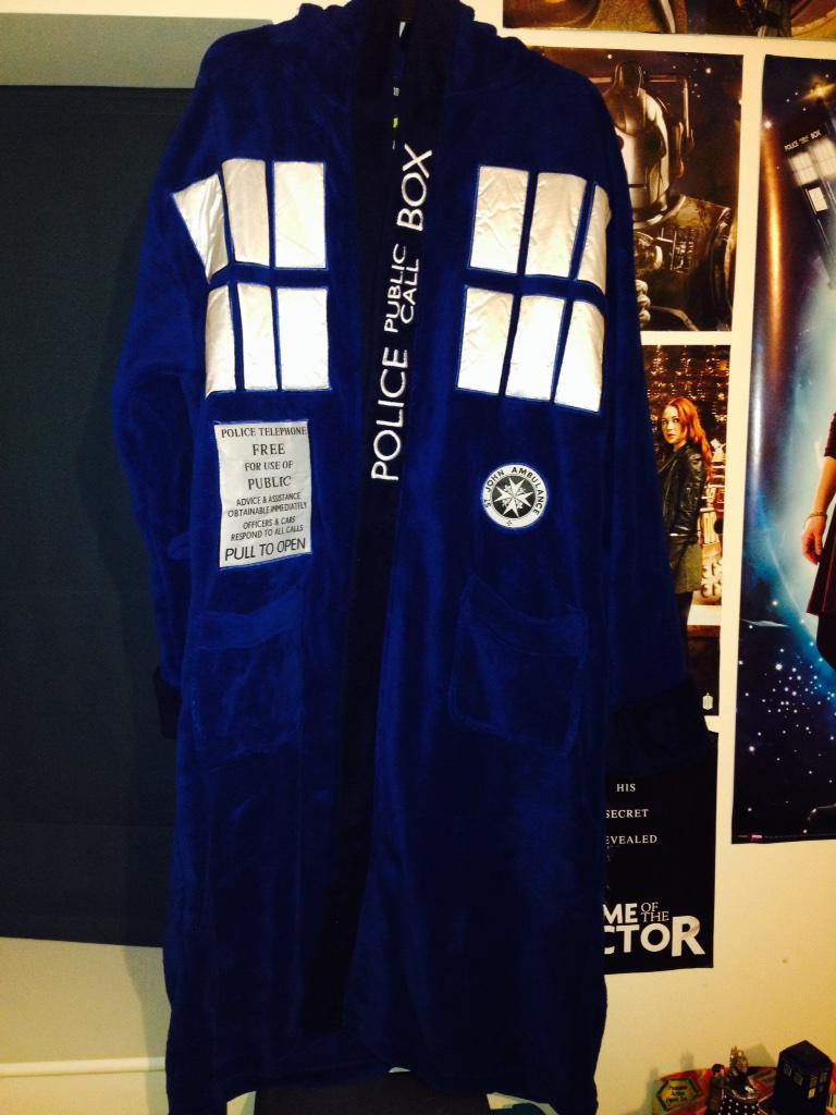 Doctor_R_Song's tweet photo. I finally got one of these robes!! 😍

#DoctorWho http://t.co/iqdlKpArjy