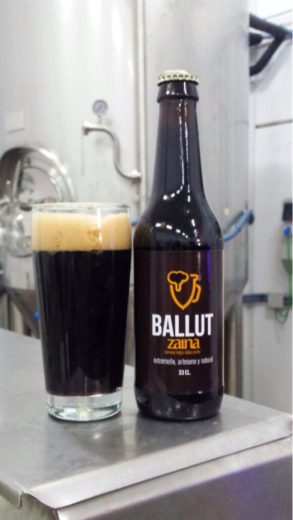Ballutcervezas's tweet photo. Aquí tenemos a la segunda cerveza de nuestra carta fabricada en Badajoz. Próximamente a la venta http://t.co/0hFCKCShIo
