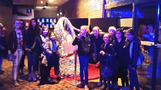 carbarrow's tweet photo. @thehexagon great night at the panto with Caversham guides! @Girlguiding http://t.co/N1vEsC988n