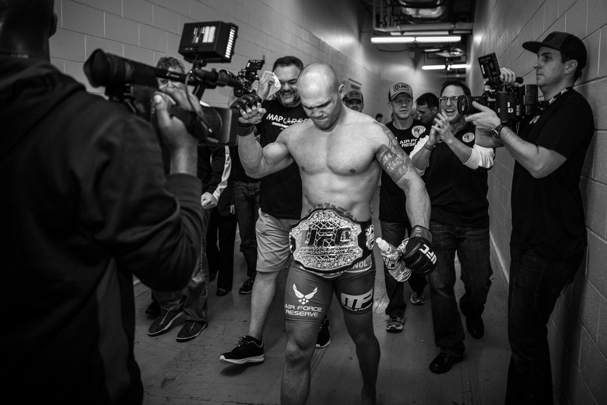 "<a href="/ufc/">UFC</a>: "I’m really happy for all the guys who have been there for me and supported me all along” <a href="/Ruthless_RL/">robbie lawler</a> #AndNew
