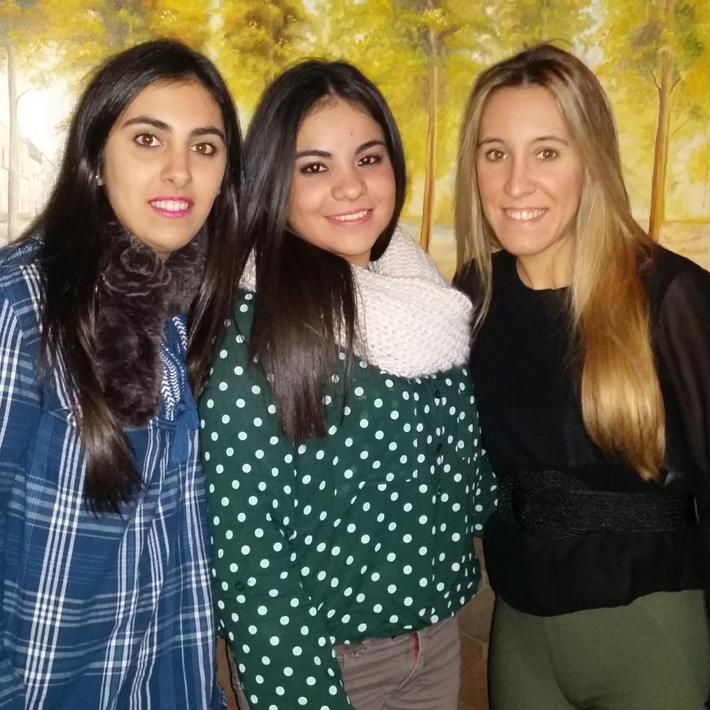 bml_Barbara's tweet photo. Etiqueta negra #guapas http://t.co/qM597AZaCU