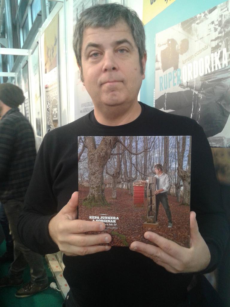 ziberLei's tweet photo. Elkarrizketatik elkarrizketara asteburu honetan. Hona hemen zenbait argazki. http://t.co/rEx2EBsHPt