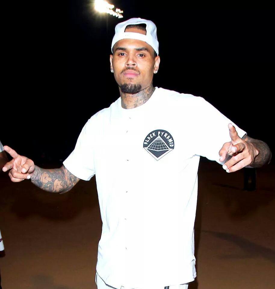 Sharonaagz's tweet photo. 'mannaggia a te e ai sorrisi che mi fai spuntare.'😁❤
#chrisbrown #migordito #love http://t.co/b1bQ1ZM8QN