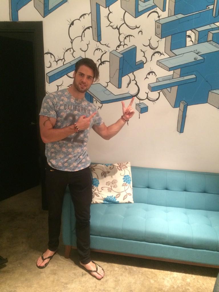 jorgelosaactor's tweet photo. Todos los agradecimiento a #Tantalo Por su apoyo en nuestra Sesión de fotografia para el calendario! http://t.co/EUEPDGLa1I