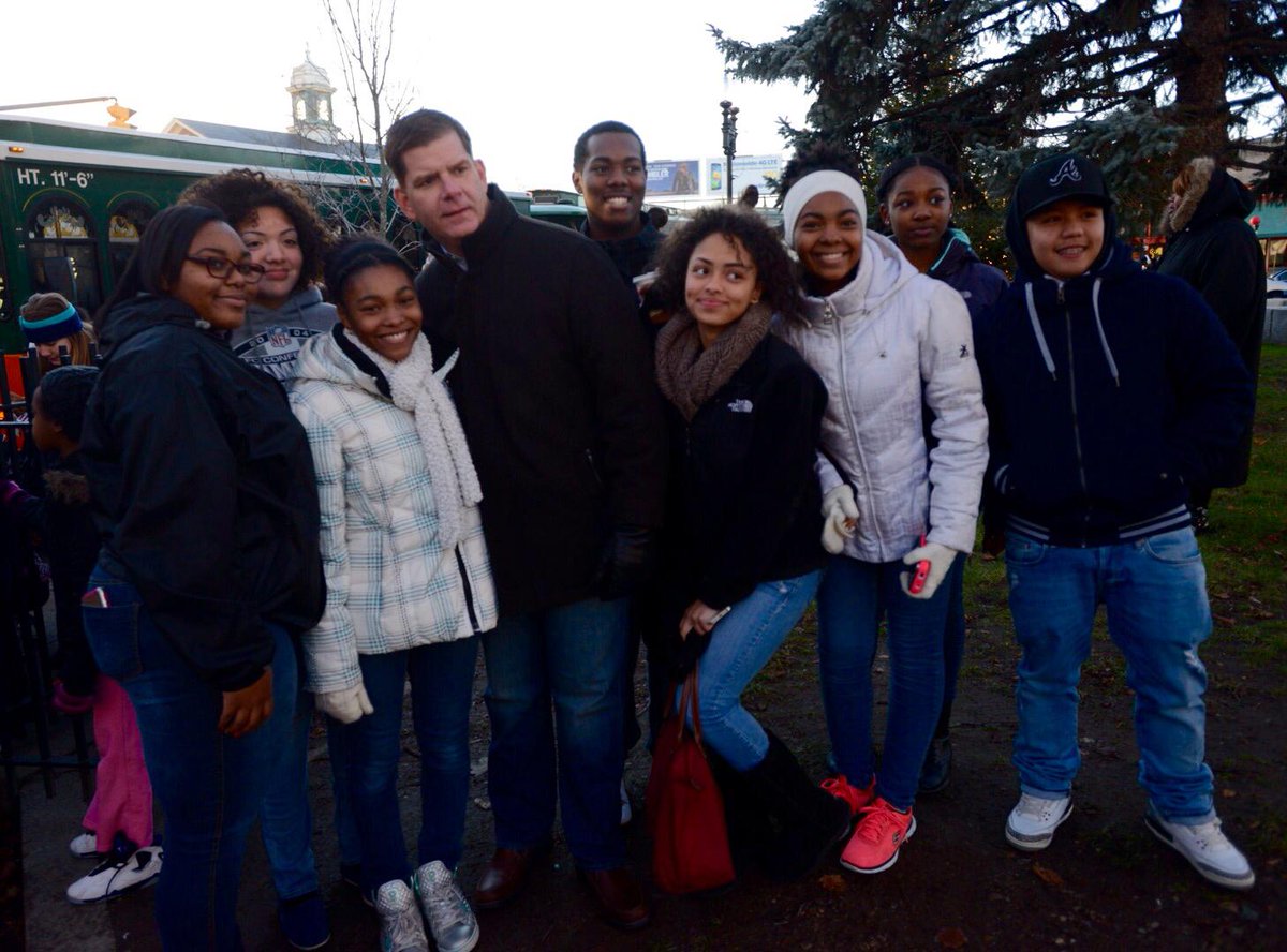marty_walsh's tweet photo. What a great trolley tour -- thank you #Boston for making it so special! Happy Holidays! http://t.co/TA0cVrCCJt