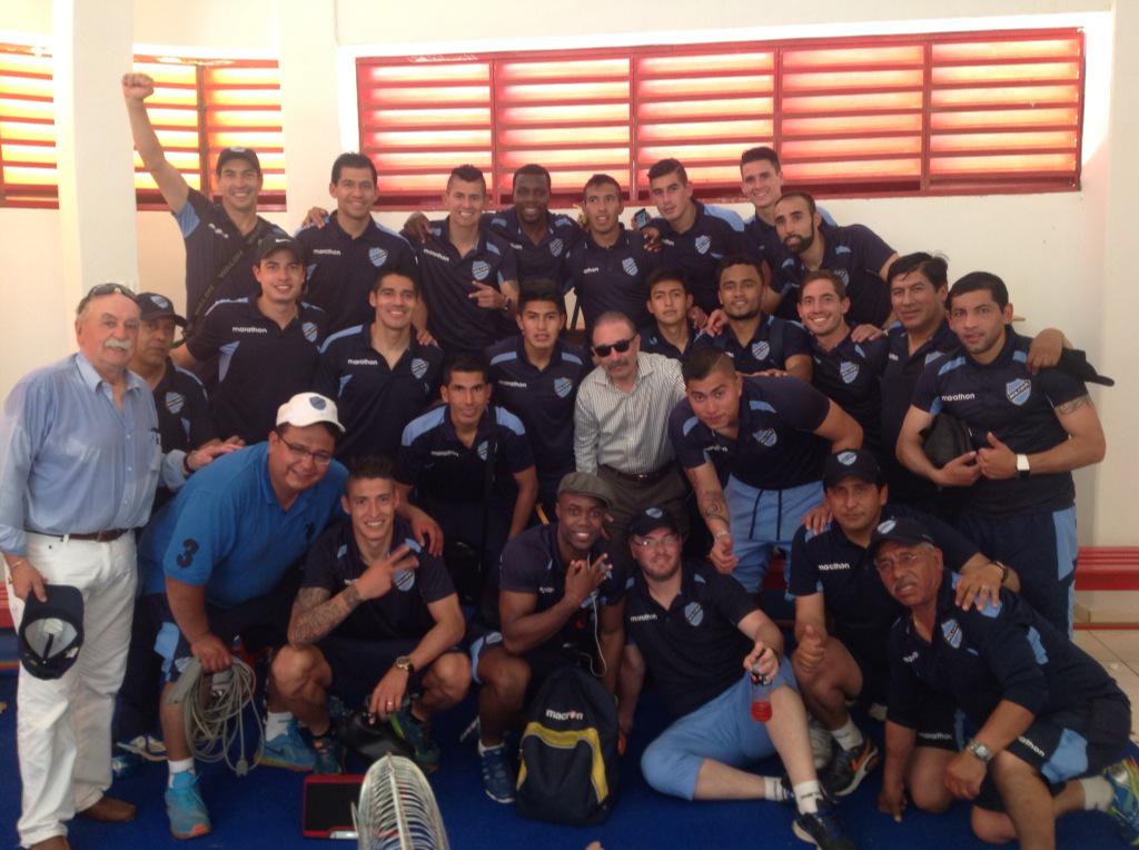 Bolivar_Oficial's tweet photo. El primer plantel agradece a la afición por el apoyo! http://t.co/odDmLrC6c4